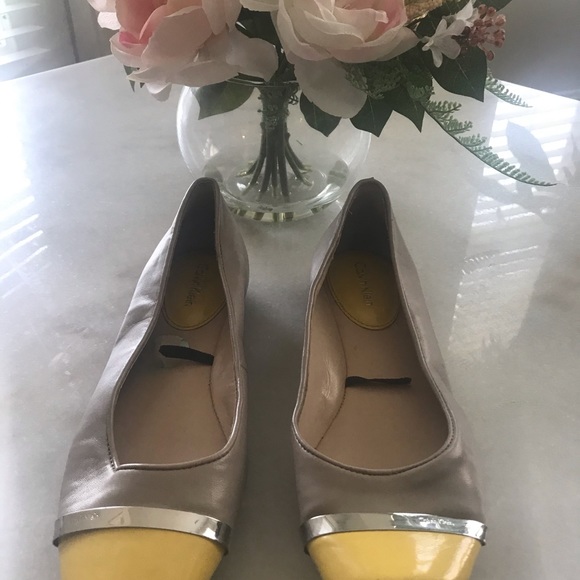 Flat shoes - Picture 2 of 4